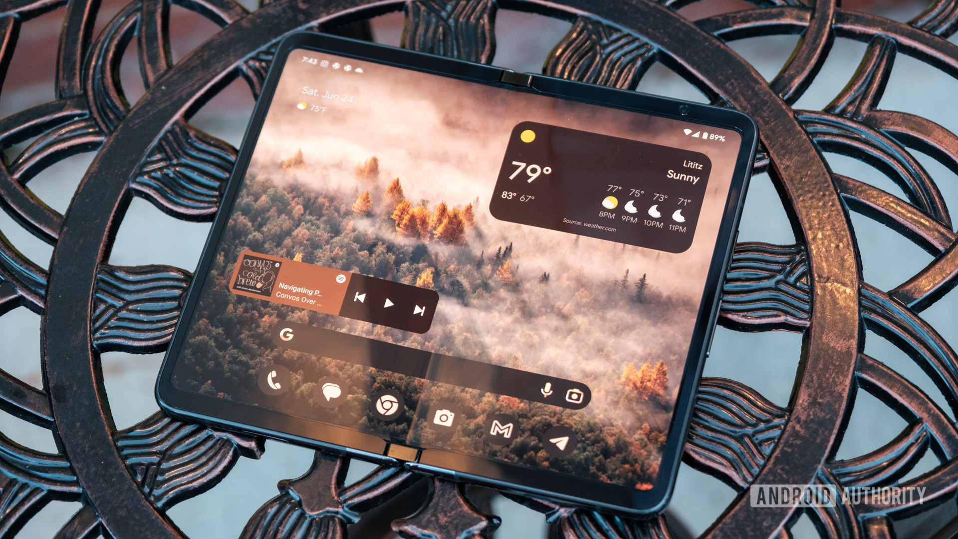 google pixel fold internal display